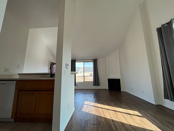 4th image of 2532 S Centinela Ave APT 7