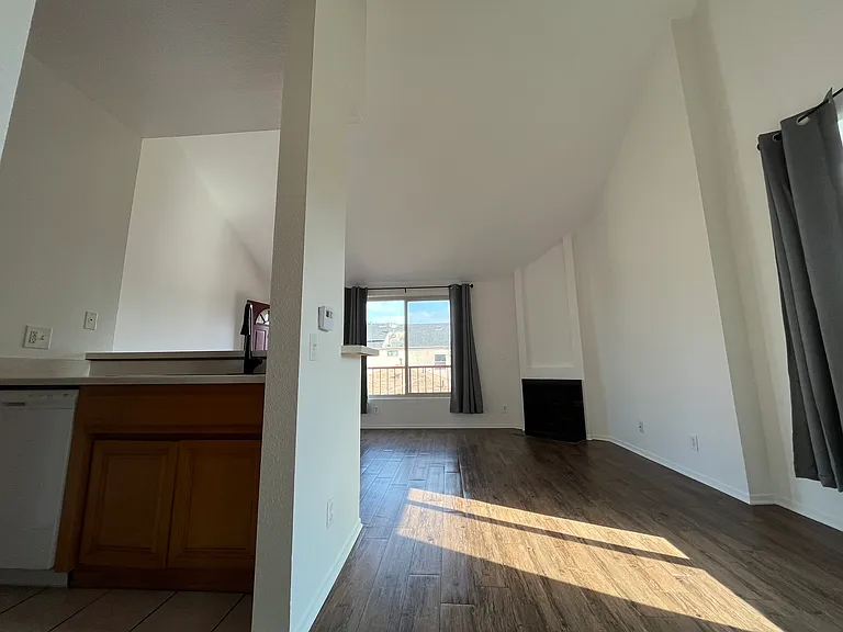 2532 S Centinela Ave #7 — Photo 4