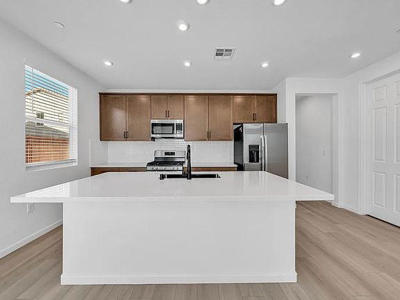 4th image of 574 Estancia St