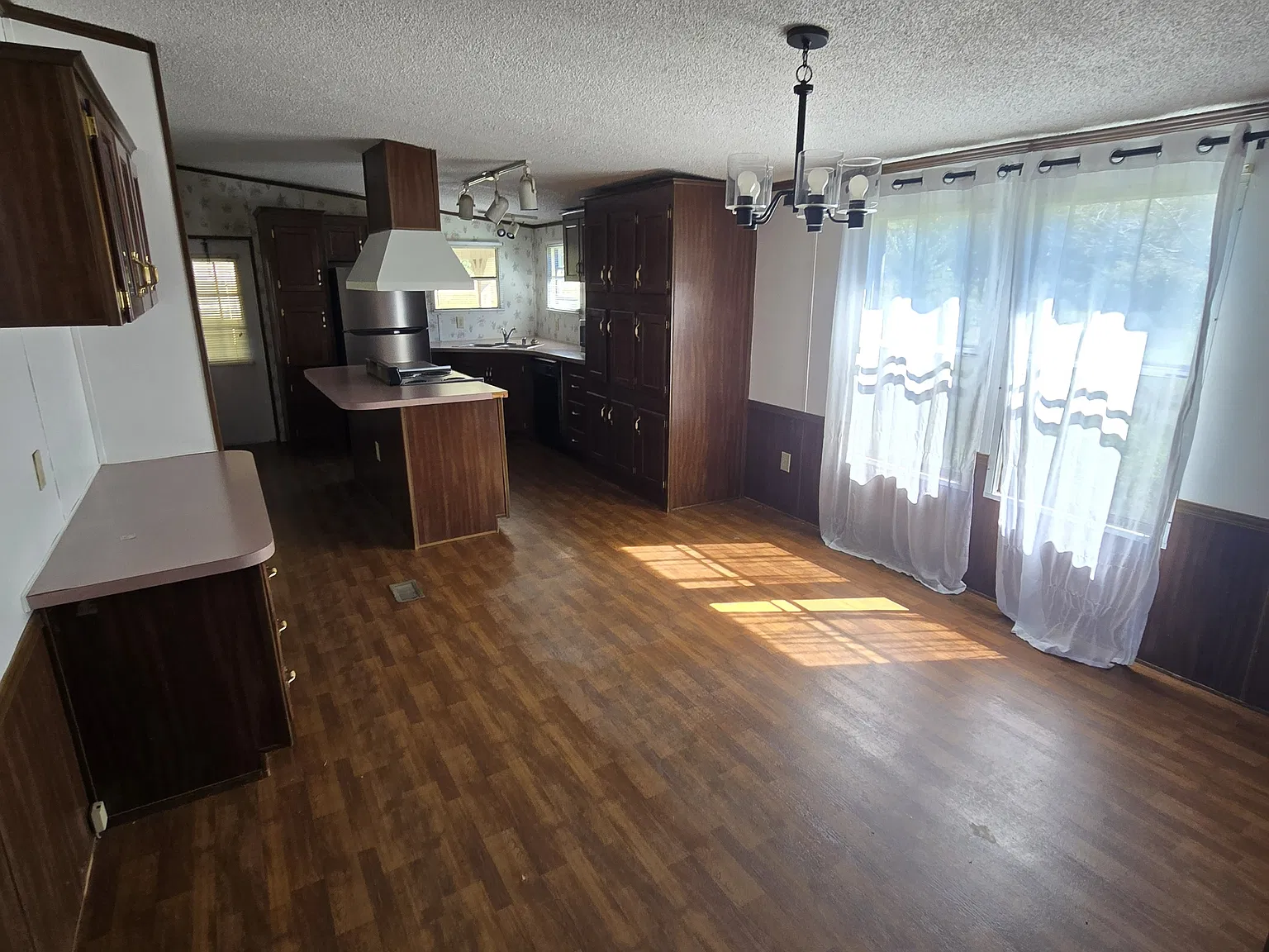3 bed, $2,000 — Photo 4