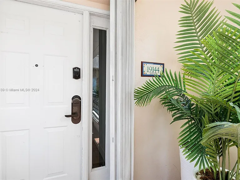 19144 Fisher Island Dr #19144 — Photo 26