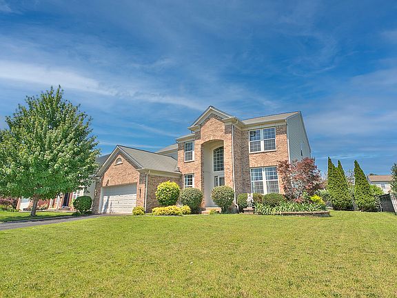 2nd image of 24818 Newberry Way