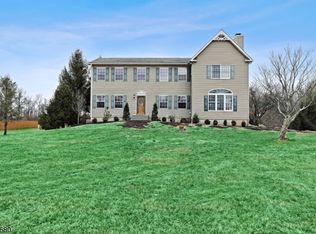 57 Muddy Run Rd, Frenchtown, NJ 08825