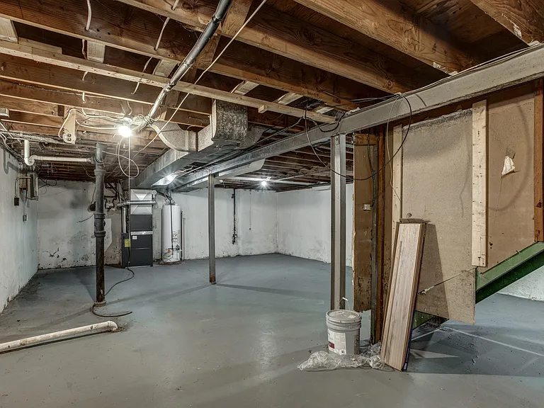 1304 Grant Dr — Photo 22