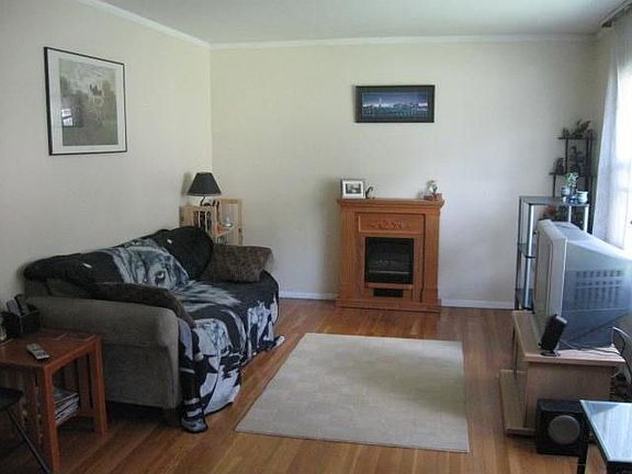 2nd image of 53 Daytona Ave