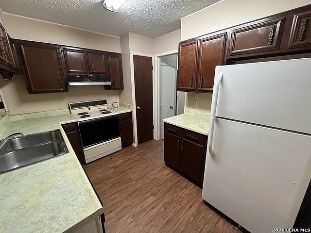 4526 Maybrook Woods — Photo 6
