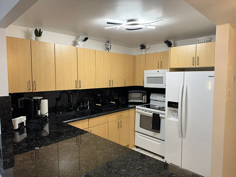 2301 Collins Ave #817 — Photo 33