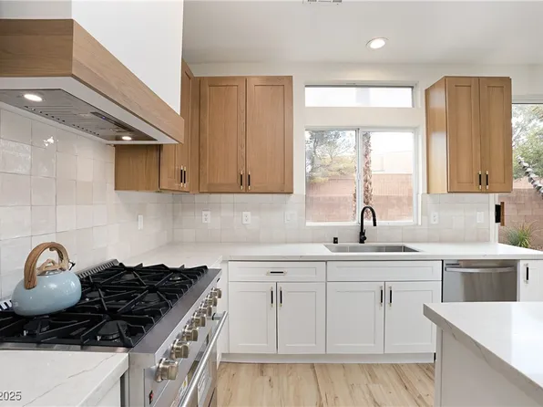 955 Leadville Meadows Dr, Henderson, NV 89052