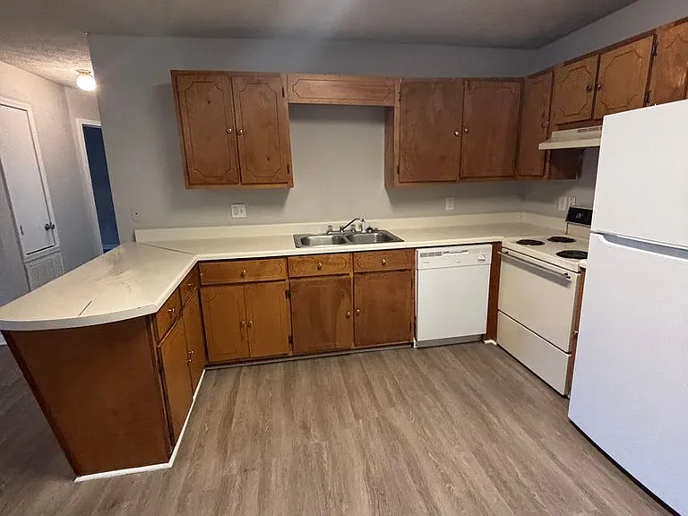 105 Wheeler Dr — Photo 5