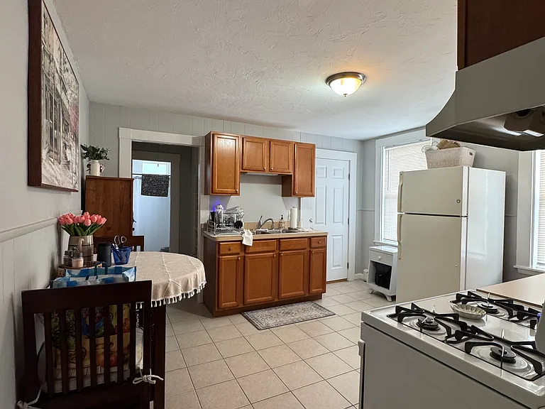 122 Lowell St #3 — Photo 3