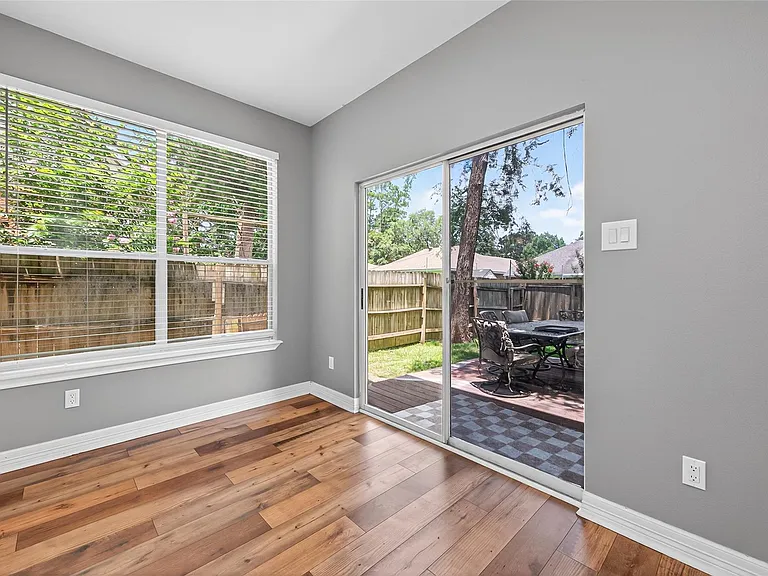 232 Doncaster St — Photo 15