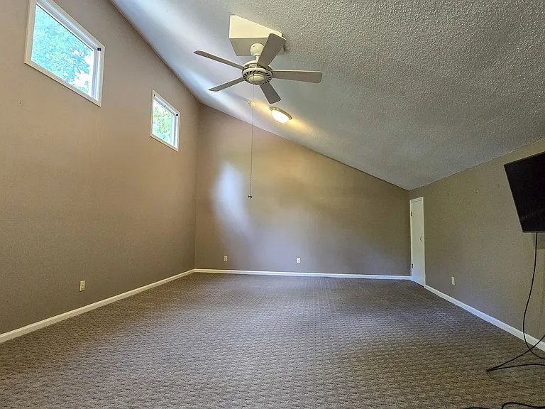 632 Browning Pl — Photo 12