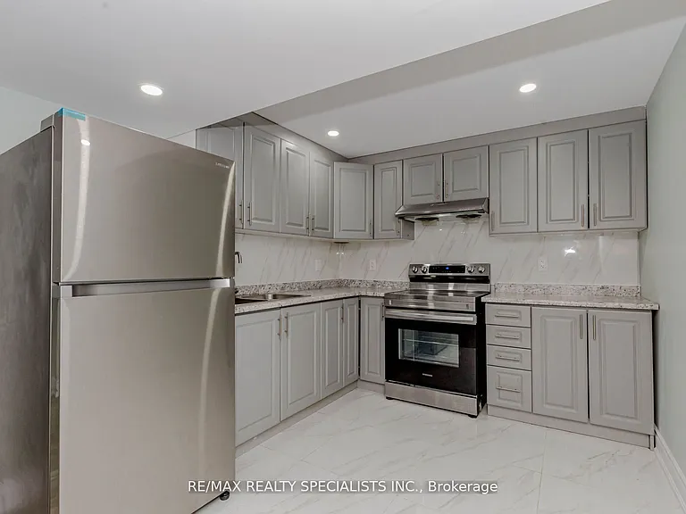 74 Clockwork Dr #B — Photo 14