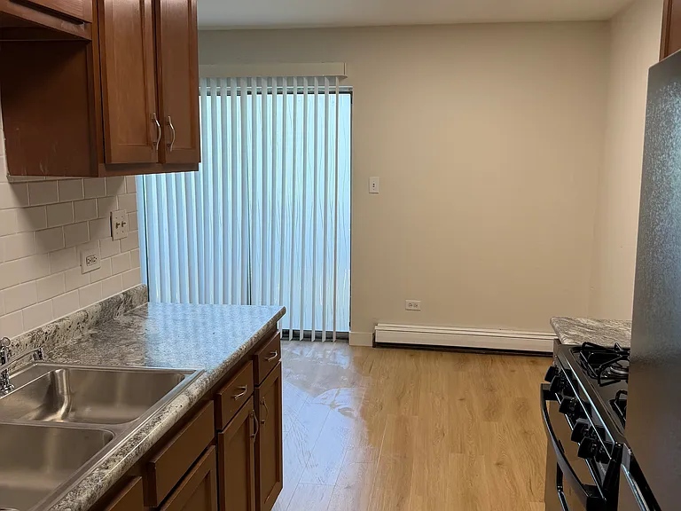 151 Pickwick Dr #A — Photo 3