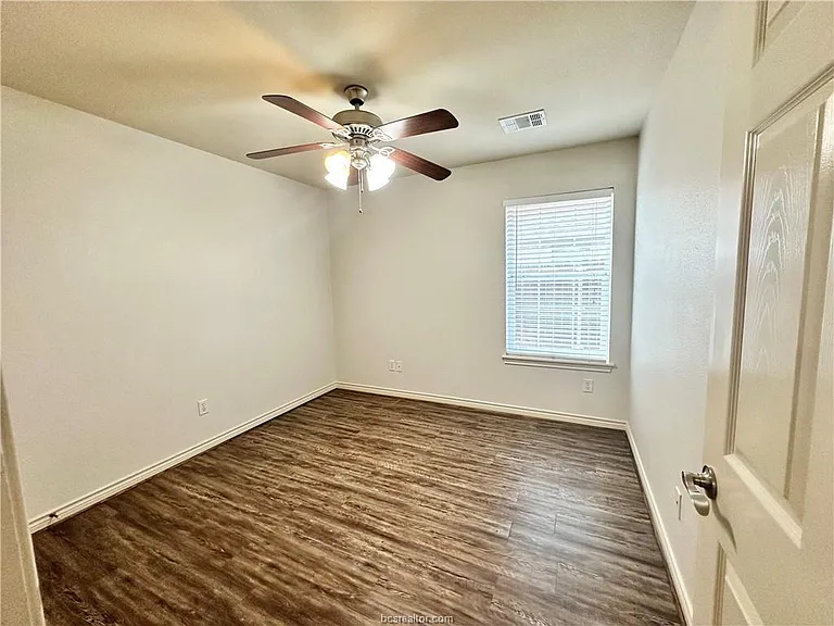914 Crystal Dove Ave — Photo 14