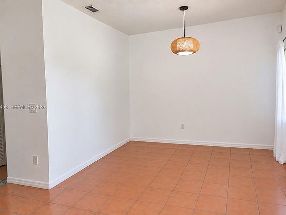 3rd image of 3007 Bird Ave