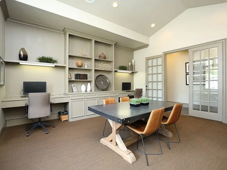 Enclave At Woodbridge — Photo 15