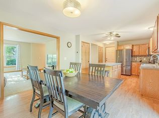 4654 Secret Garden Dr, Mc Farland, WI 53558