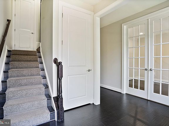 4th image of 10603 Legacy Ln