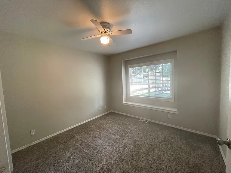 2652 W Sheryl St — Photo 14