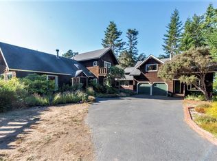 33901 Frog Pond Rd, Little River, CA 95456