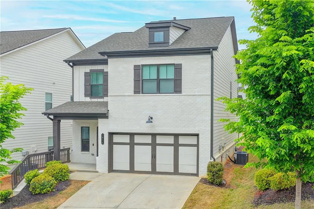 5 bed, 3.5 bath, 2621 sqft, $2,750 — Photo 1