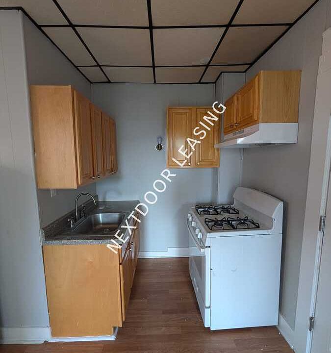 1st image of 185 Avenue E #5M