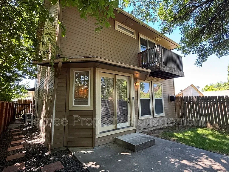 1602 W Highland St — Photo 20
