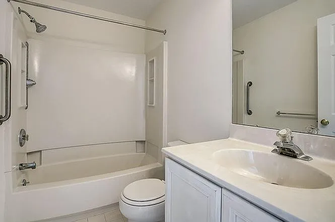19 Oxford Ct — Photo 12