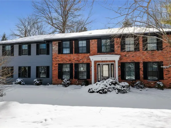 8135 Clarherst Dr, East Amherst, NY 14051