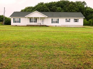 909 Pokey Rd, Pocahontas, IL 62275