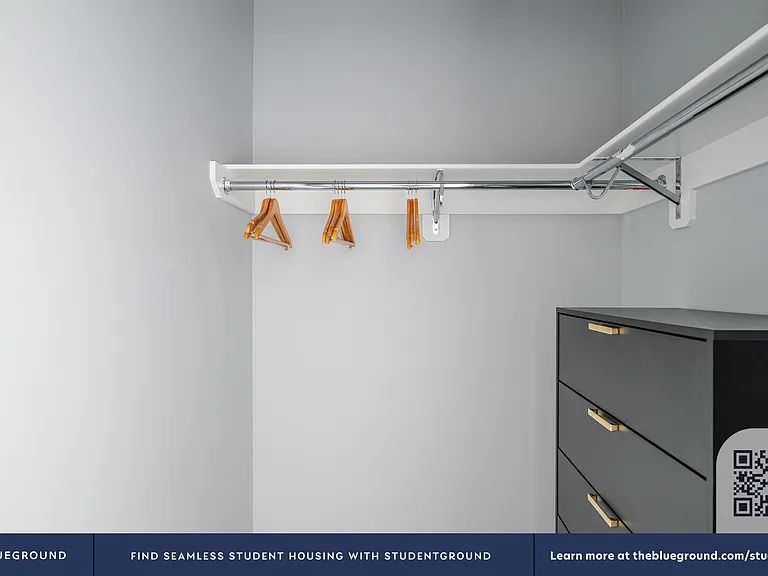 Walk-in Closet