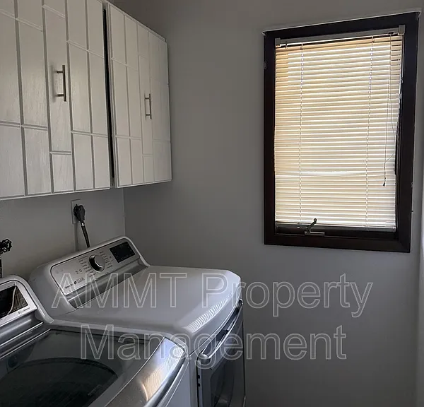 608 S Garnavillo St #1 — Photo 5