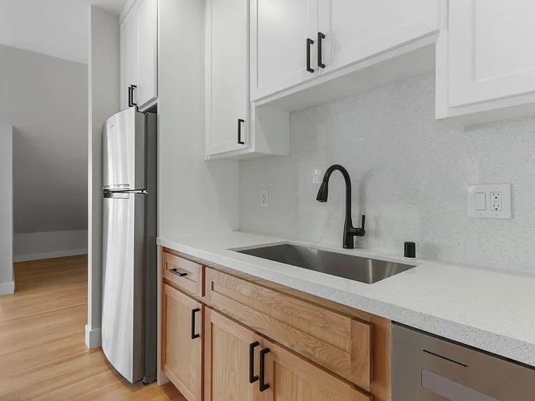 1720 U St #4 — Photo 33