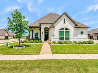 8101 Whistling Duck Dr, Fort Worth, TX 76118