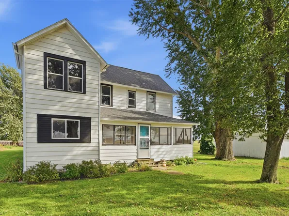 414 S East St, Macksburg, IA 50155
