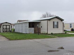 12 S Summerplace Dr, Wapakoneta, OH 45895