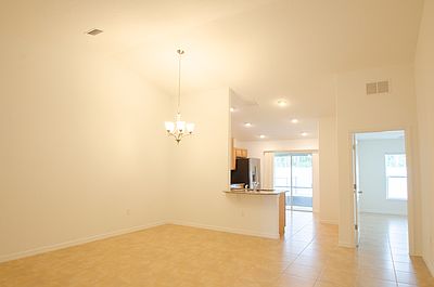 3rd image of 31 Eton Ln #B