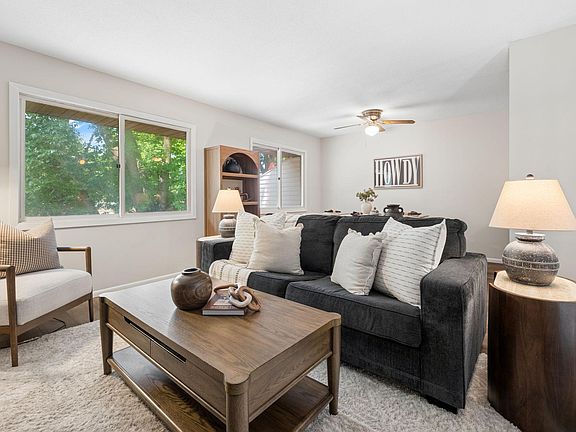3rd image of 10731 Aquila Ave S