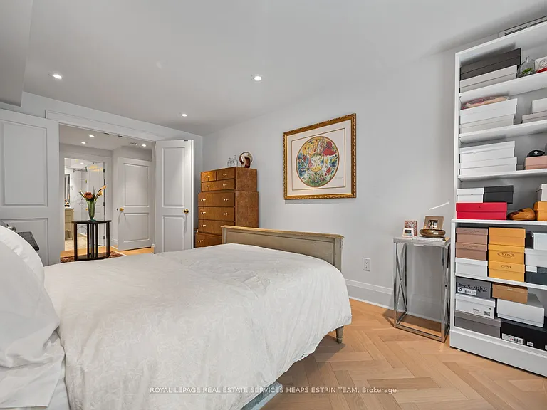 225 Davenport Rd #401 — Photo 20