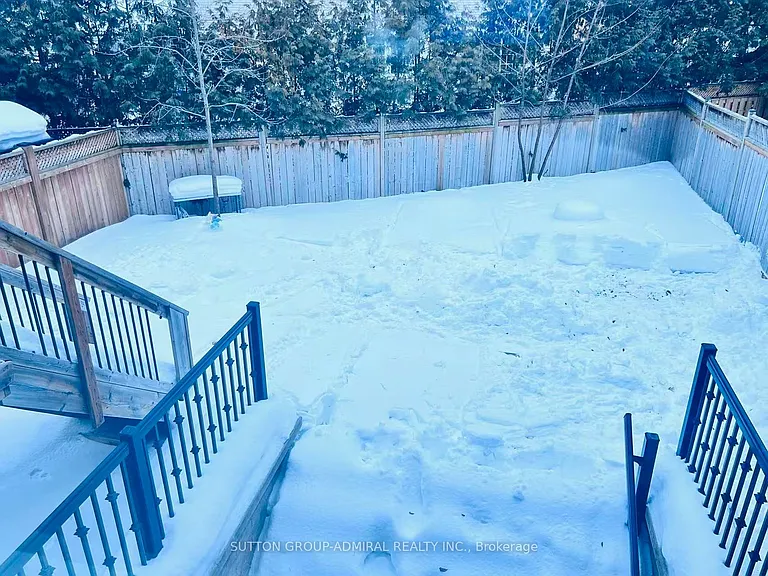 305 Finch Ave E — Photo 27