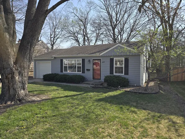 6109 Catalina St, Fairway, KS 66205