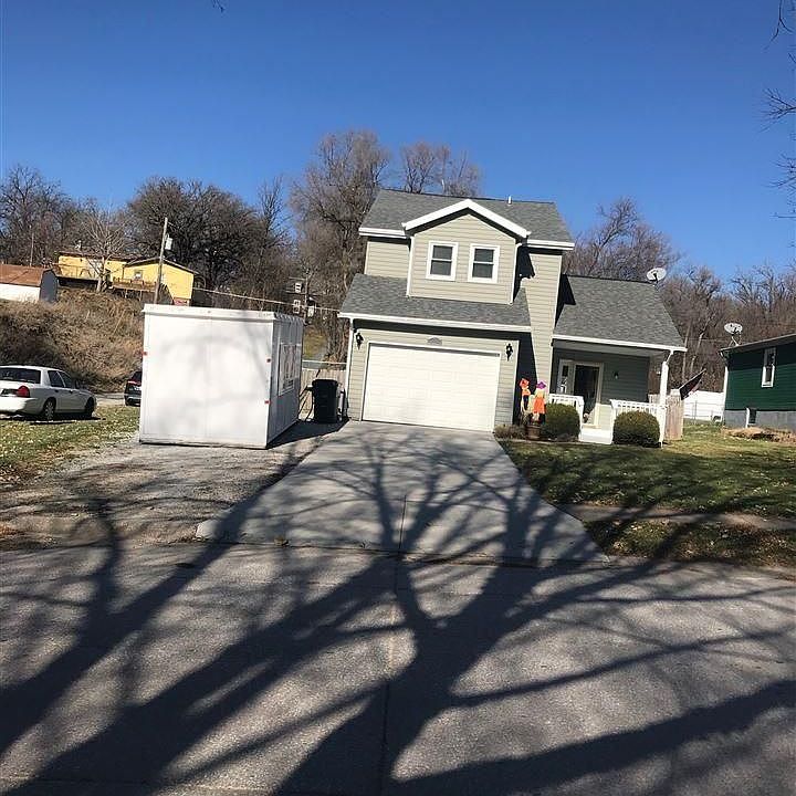 1st image of 924 Avenue G