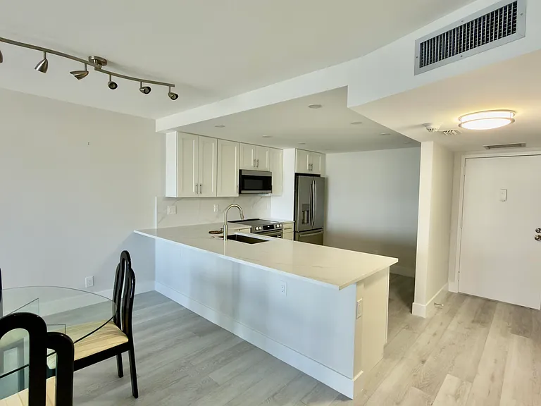 5100 N Ocean Blvd #502 — Photo 4