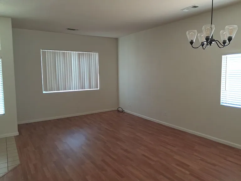 2092 Glory Ct — Photo 3