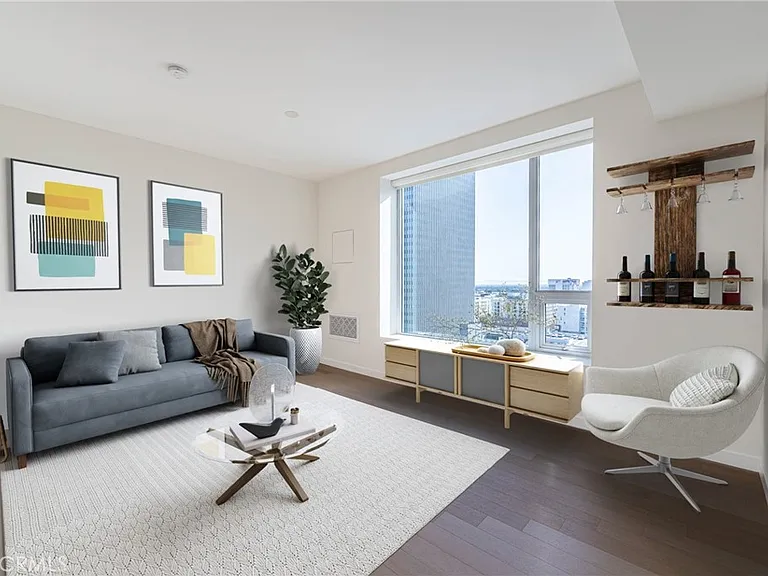 1050 S Grand Ave #1305 — Photo 3