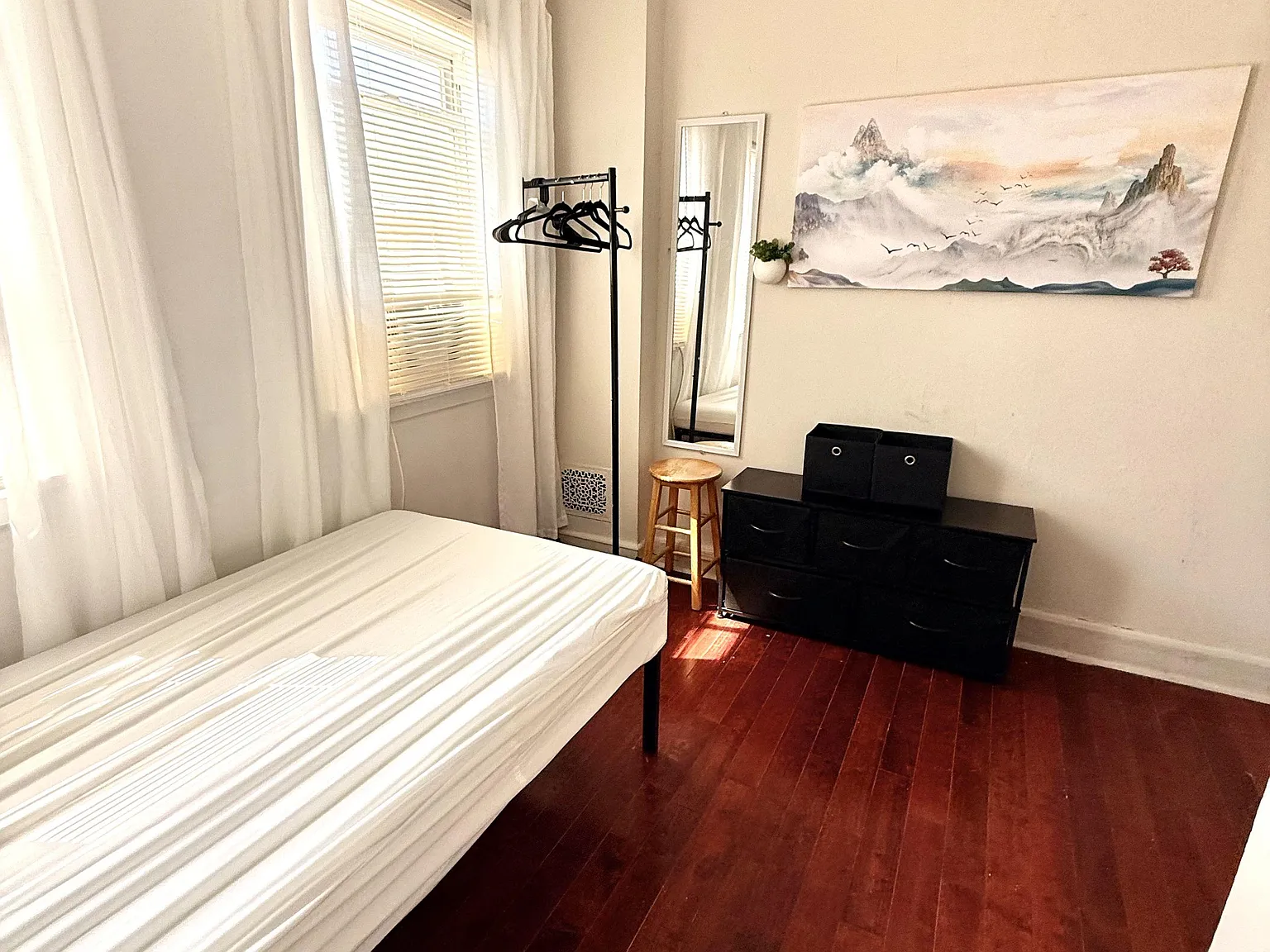 4 bed, 2.0 bath, 2000 sqft, $836 — Photo 4