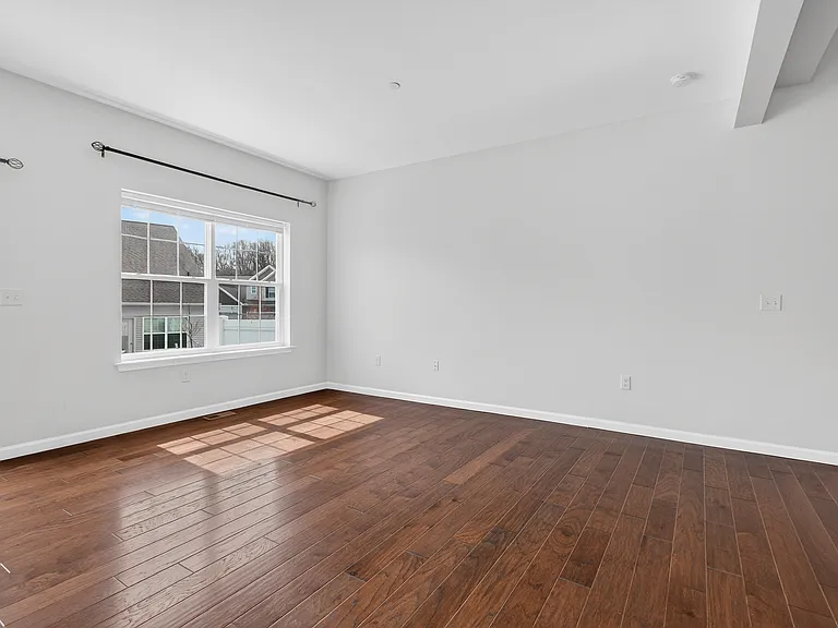 1772 Fairbank Ln — Photo 21