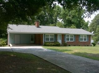 2611 Oak Ridge Rd, Oak Ridge, NC 27310