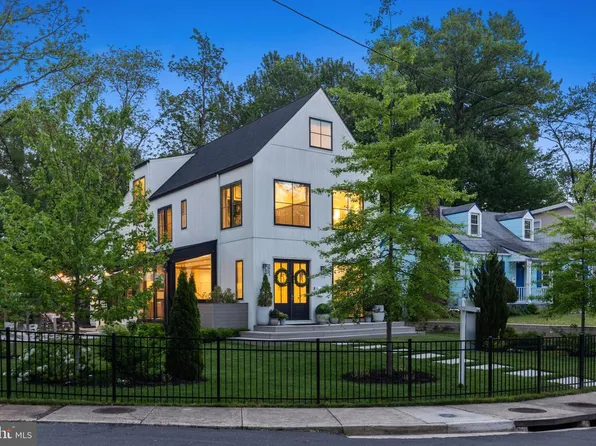 3935 6th St S, Arlington, VA 22204